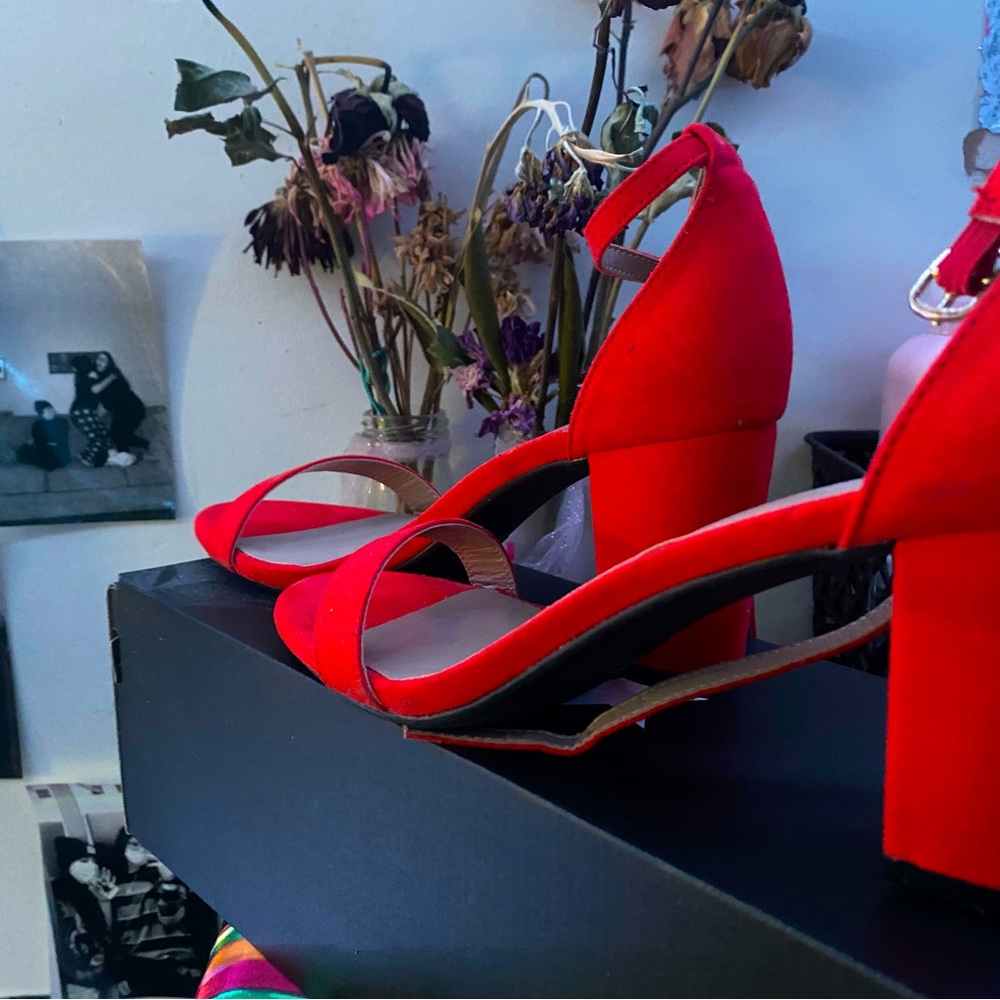 Red Velvet 2 in Heels👠
